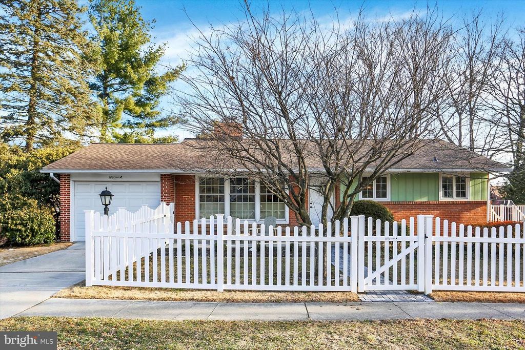 51 BURD DR, Camp Hill, PA 17011