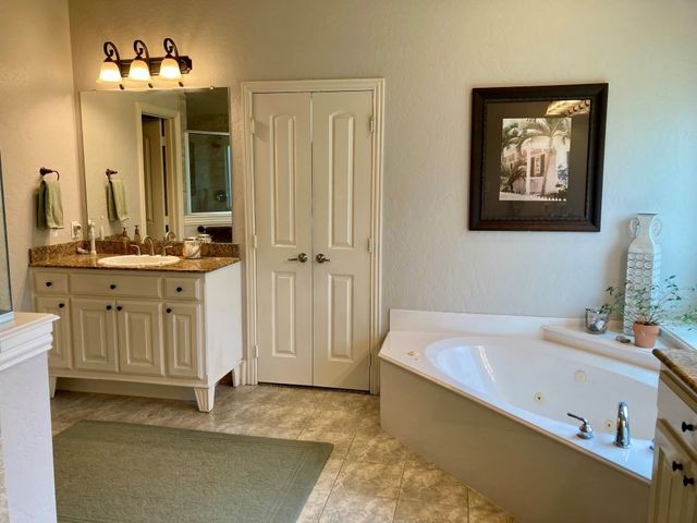 806 Cobblestone Court, Cedar Hill, TX 75104