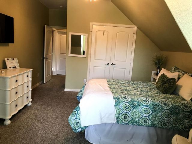 806 Cobblestone Court, Cedar Hill, TX 75104