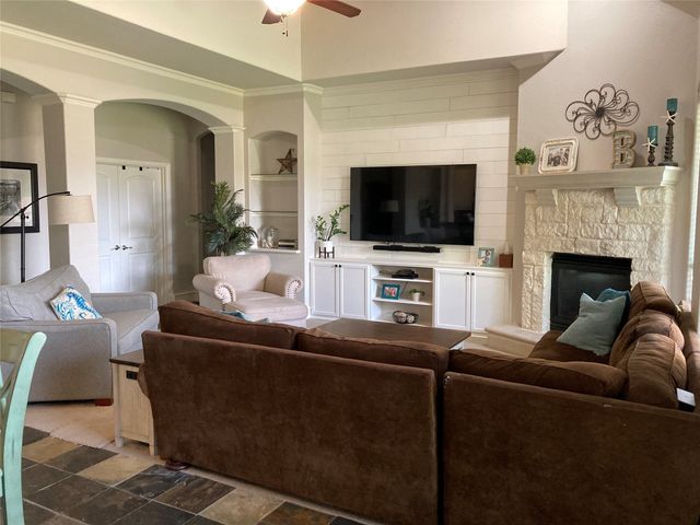 806 Cobblestone Court, Cedar Hill, TX 75104