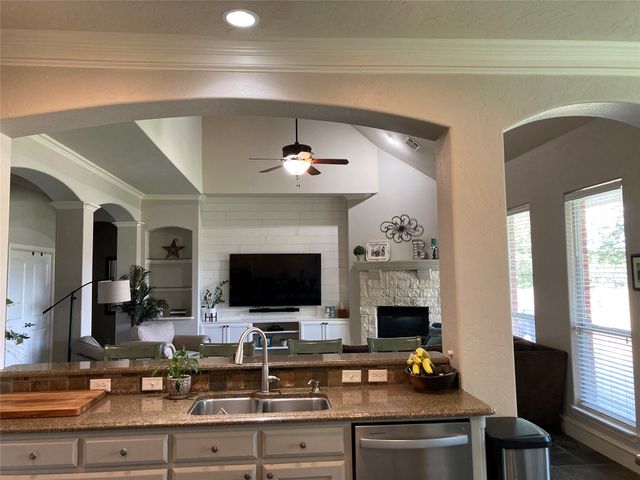 806 Cobblestone Court, Cedar Hill, TX 75104