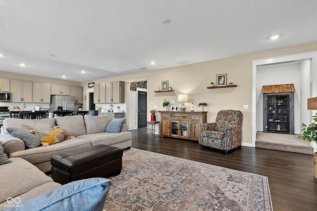 2282 Oakmont Drive, Plainfield, IN 46168
