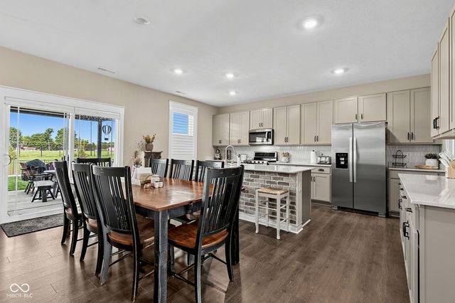 2282 Oakmont Drive, Plainfield, IN 46168