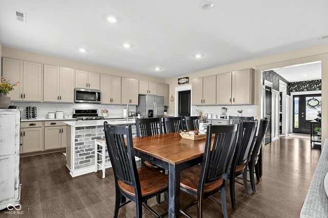 2282 Oakmont Drive, Plainfield, IN 46168
