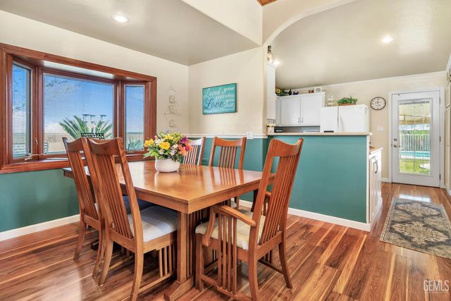 10115 Stenderup Avenue, Bakersfield, CA 93307