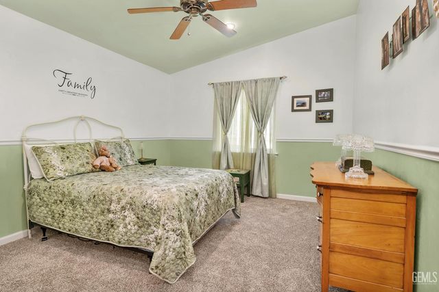 10115 Stenderup Avenue, Bakersfield, CA 93307