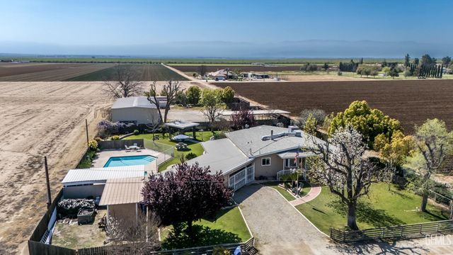 10115 Stenderup Avenue, Bakersfield, CA 93307