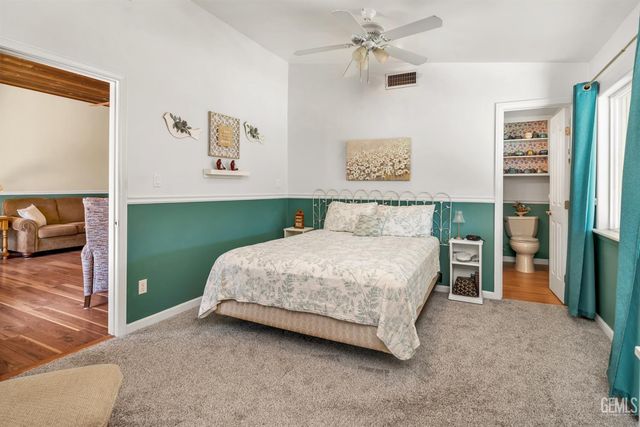 10115 Stenderup Avenue, Bakersfield, CA 93307