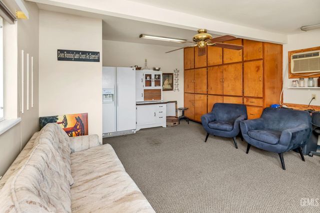 10115 Stenderup Avenue, Bakersfield, CA 93307