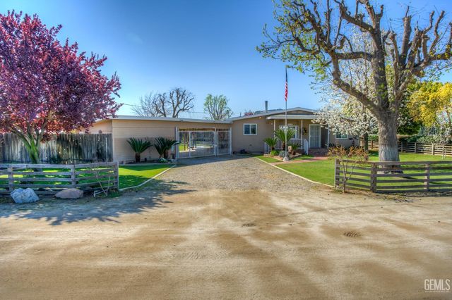 10115 Stenderup Avenue, Bakersfield, CA 93307