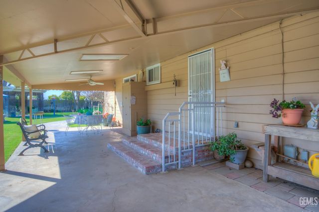 10115 Stenderup Avenue, Bakersfield, CA 93307