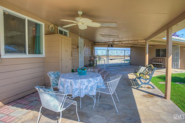 10115 Stenderup Avenue, Bakersfield, CA 93307