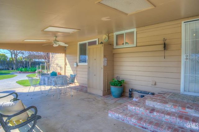 10115 Stenderup Avenue, Bakersfield, CA 93307