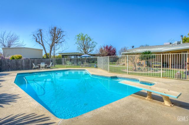 10115 Stenderup Avenue, Bakersfield, CA 93307