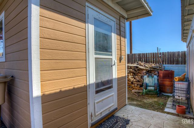 10115 Stenderup Avenue, Bakersfield, CA 93307