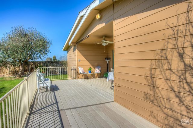 10115 Stenderup Avenue, Bakersfield, CA 93307