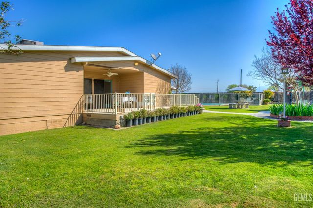 10115 Stenderup Avenue, Bakersfield, CA 93307