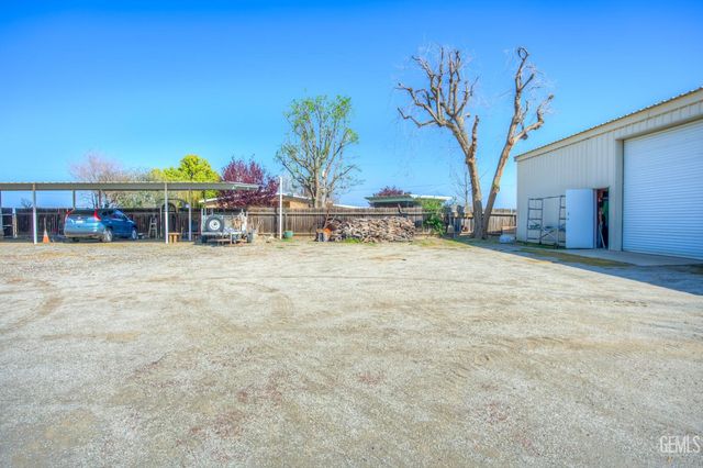 10115 Stenderup Avenue, Bakersfield, CA 93307