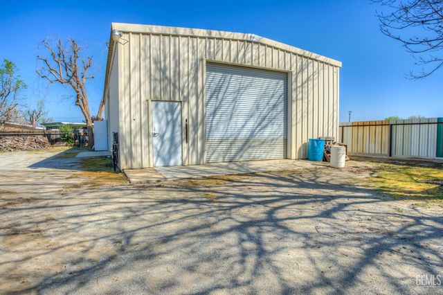 10115 Stenderup Avenue, Bakersfield, CA 93307