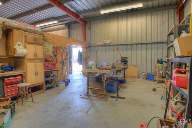 10115 Stenderup Avenue, Bakersfield, CA 93307