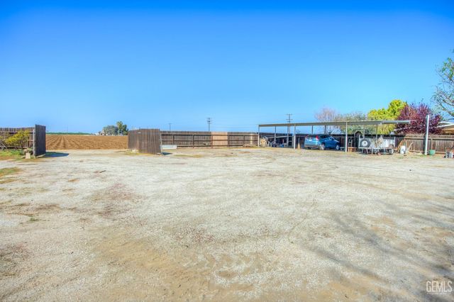 10115 Stenderup Avenue, Bakersfield, CA 93307