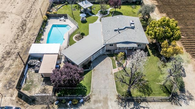 10115 Stenderup Avenue, Bakersfield, CA 93307