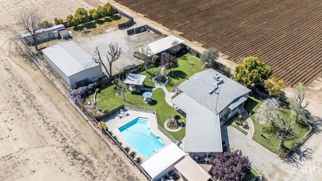 10115 Stenderup Avenue, Bakersfield, CA 93307