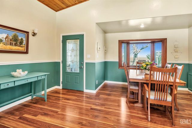 10115 Stenderup Avenue, Bakersfield, CA 93307