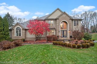 1882 Bay Mt Lane, Commerce Charter Township, MI 48382