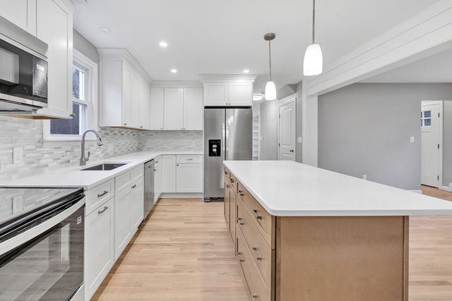 19 Good Hill Road, Oxford, CT 06478