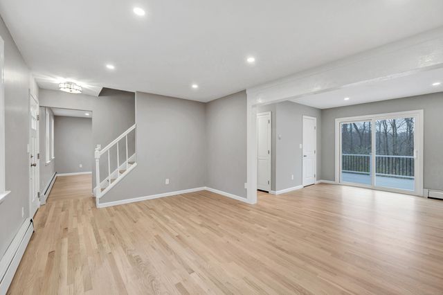 19 Good Hill Road, Oxford, CT 06478