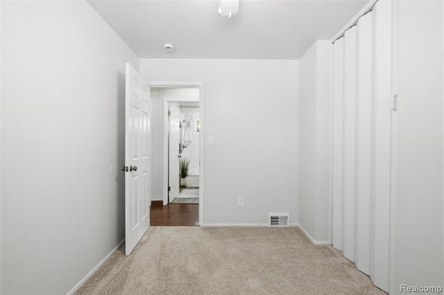 34044 Blackfoot Street, Westland, MI 48185