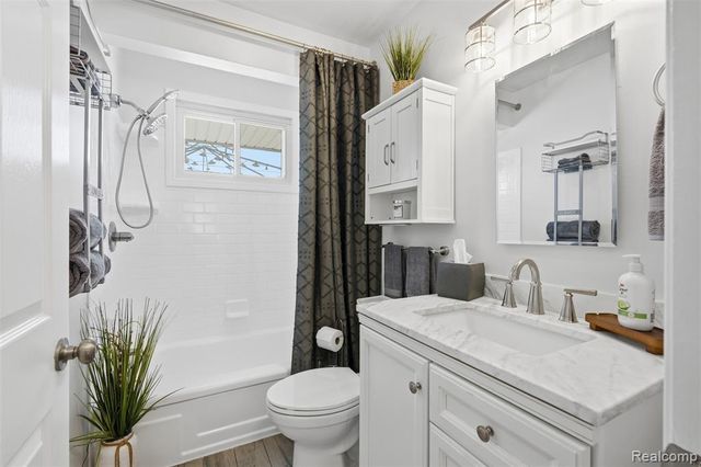 34044 Blackfoot Street, Westland, MI 48185