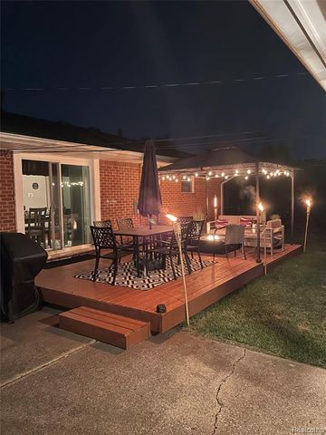 34044 Blackfoot Street, Westland, MI 48185