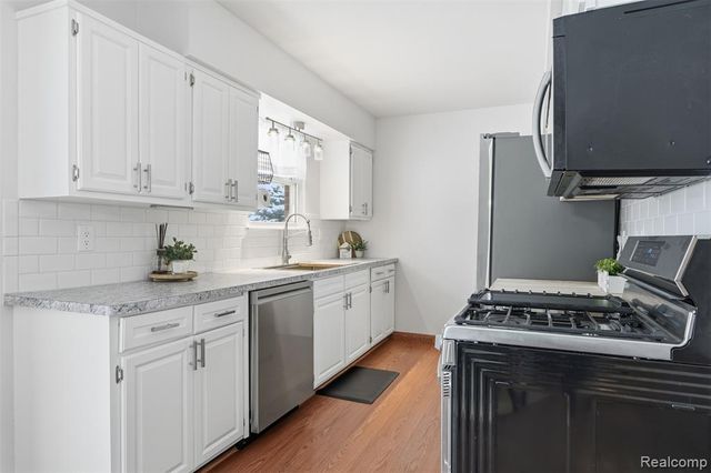 34044 Blackfoot Street, Westland, MI 48185