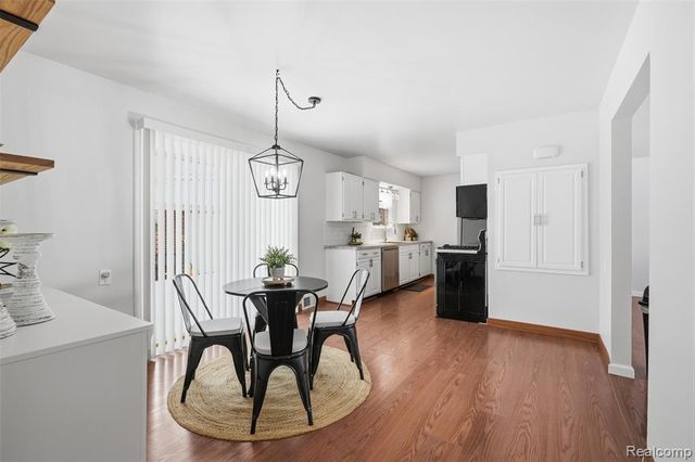 34044 Blackfoot Street, Westland, MI 48185