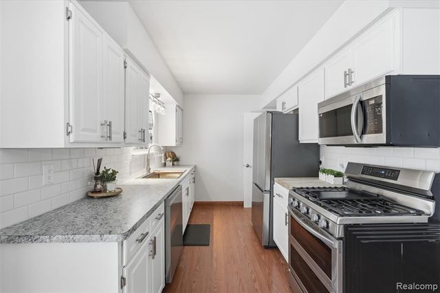 34044 Blackfoot Street, Westland, MI 48185