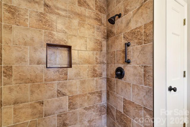 72 Country Club Woods Drive, Spruce Pine, NC 28777