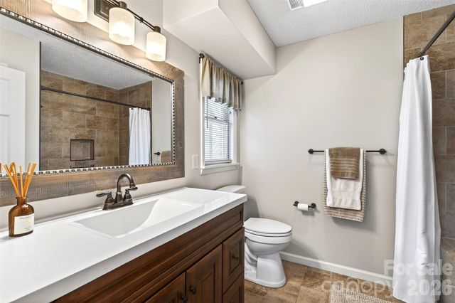 72 Country Club Woods Drive, Spruce Pine, NC 28777