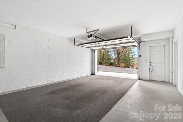 72 Country Club Woods Drive, Spruce Pine, NC 28777