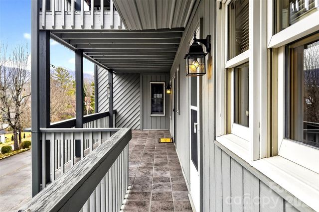 72 Country Club Woods Drive, Spruce Pine, NC 28777