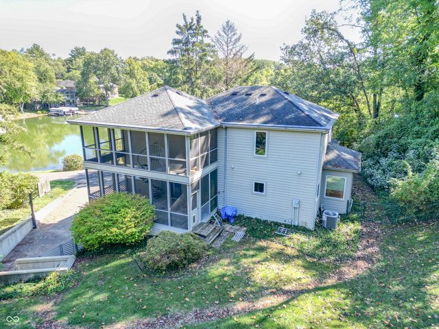 9622 W Shore Drive, Columbus, IN 47201