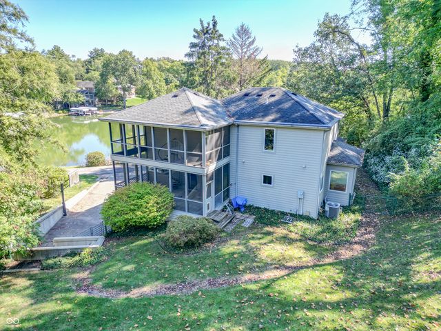 9622 W Shore Drive, Columbus, IN 47201