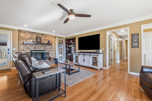 401 Brookridge Dr, Gallatin, TN 37066