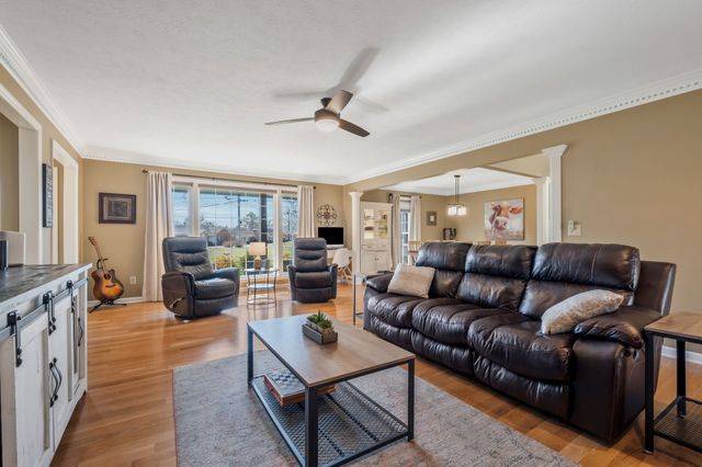 401 Brookridge Dr, Gallatin, TN 37066