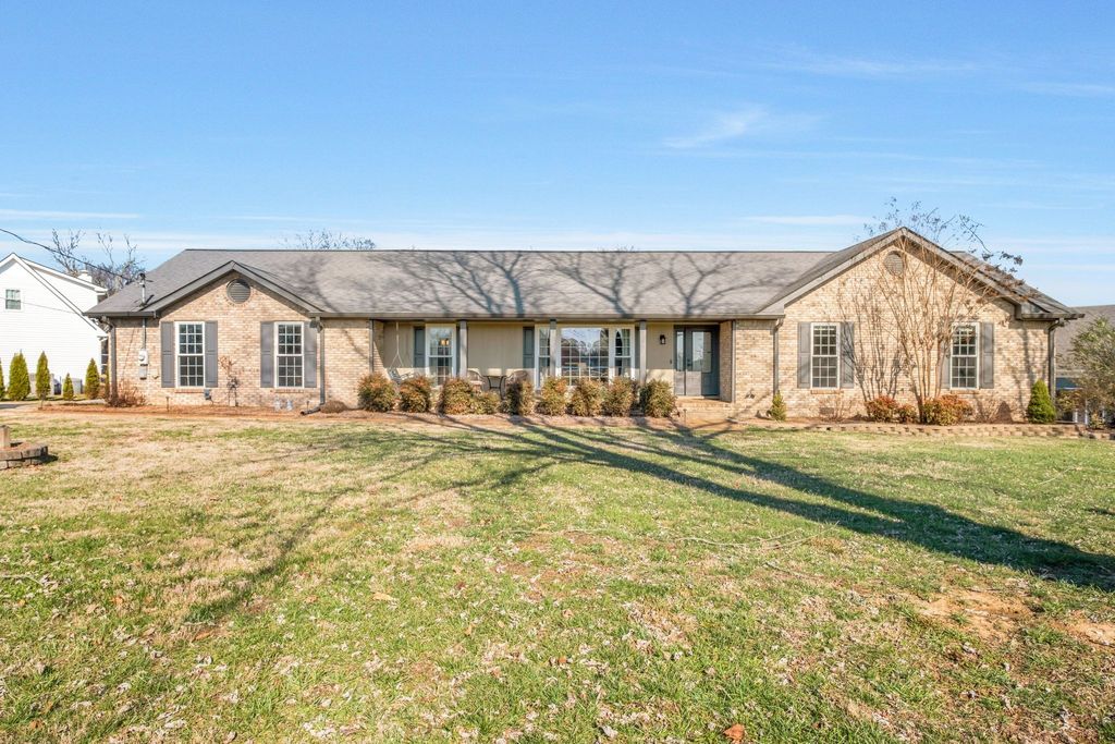 401 Brookridge Dr, Gallatin, TN 37066