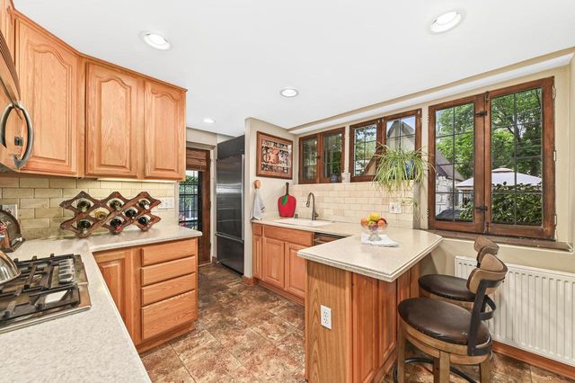 7440 Oakhill AVENUE, Wauwatosa, WI 53213