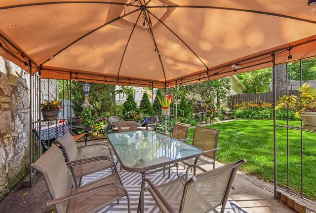 7440 Oakhill AVENUE, Wauwatosa, WI 53213