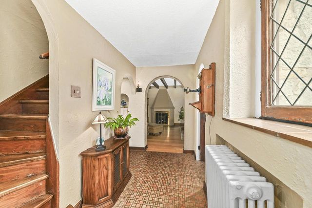 7440 Oakhill AVENUE, Wauwatosa, WI 53213