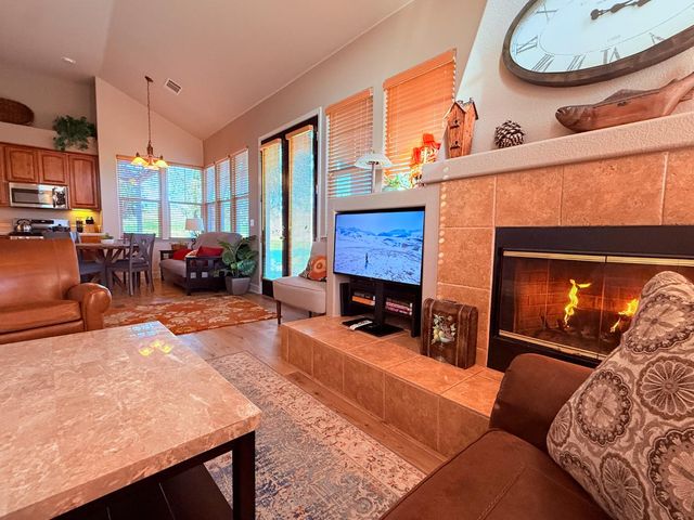 73 Quail Hollow Ln, Copperopolis, CA 95228